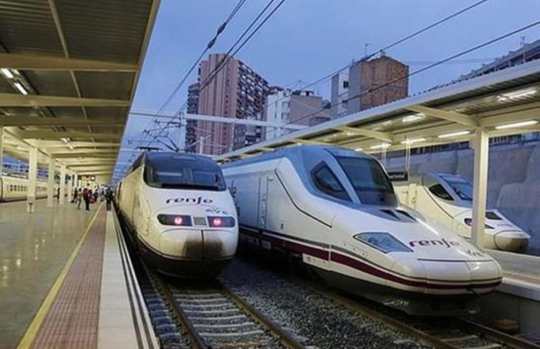 The Train Office Estudio 01 Alicante Eksteriør billede